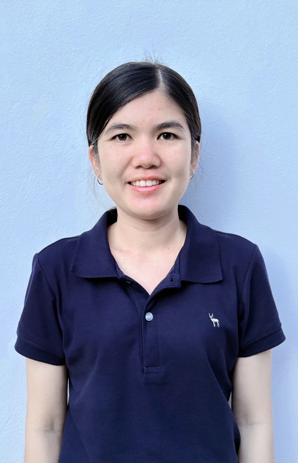 นางสาวปวีณา นาคถมยา